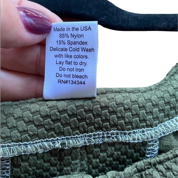 B Skinz Tonal Keyhole Dress.    Perfect to wear with heels or boots!  New w/tag - Picture 4 of 10